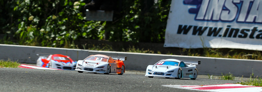 RC cars on the HFCC circuit